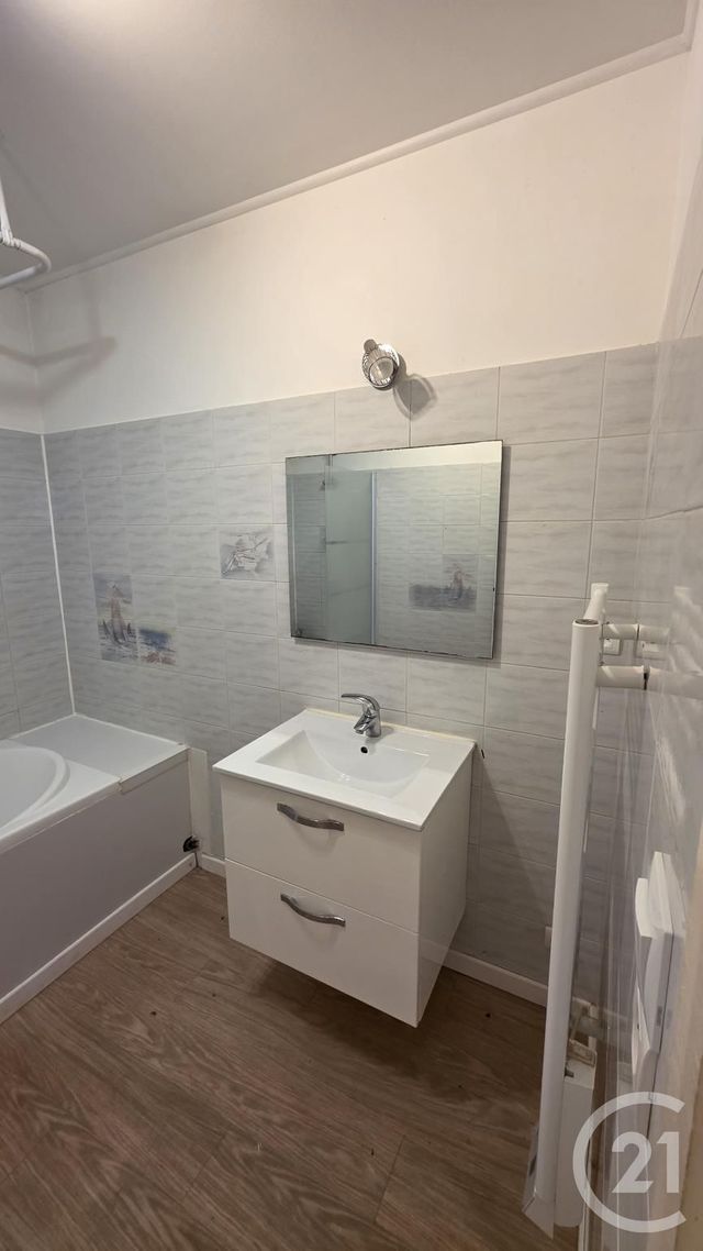 Appartement &agrave; louer - 4 pi&egrave;ces - 85,47 m2 - Fecamp - 76 - HAUTE-NORMANDIE