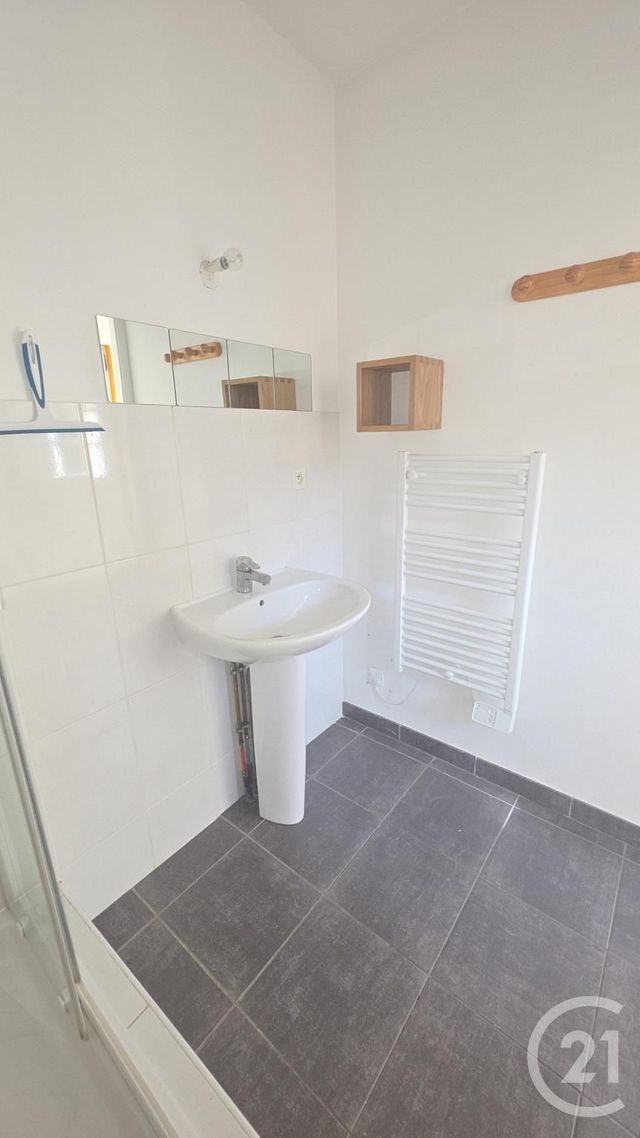 Appartement &agrave; louer - 2 pi&egrave;ces - 38,90 m2 - Fecamp - 76 - HAUTE-NORMANDIE