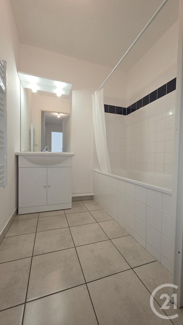Appartement F2 &agrave; louer - 2 pi&egrave;ces - 48 m2 - Fecamp - 76 - HAUTE-NORMANDIE