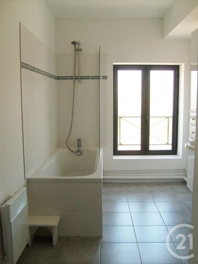 Appartement &agrave; louer - 4 pi&egrave;ces - 102,48 m2 - Fecamp - 76 - HAUTE-NORMANDIE
