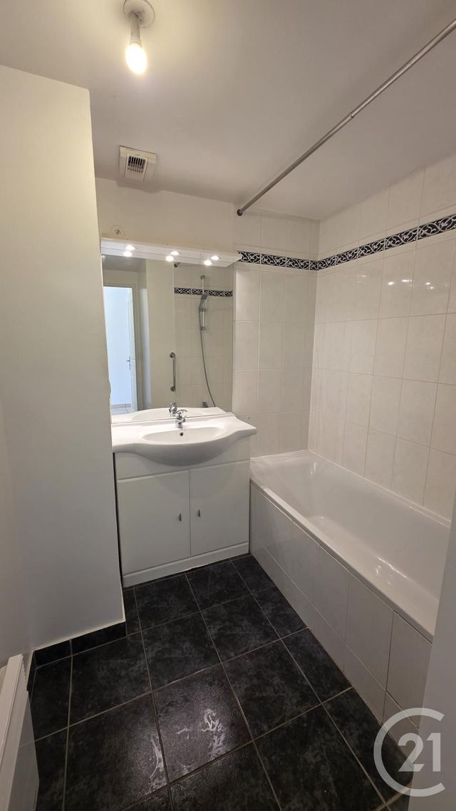 Appartement &agrave; louer - 2 pi&egrave;ces - 47,82 m2 - Fecamp - 76 - HAUTE-NORMANDIE