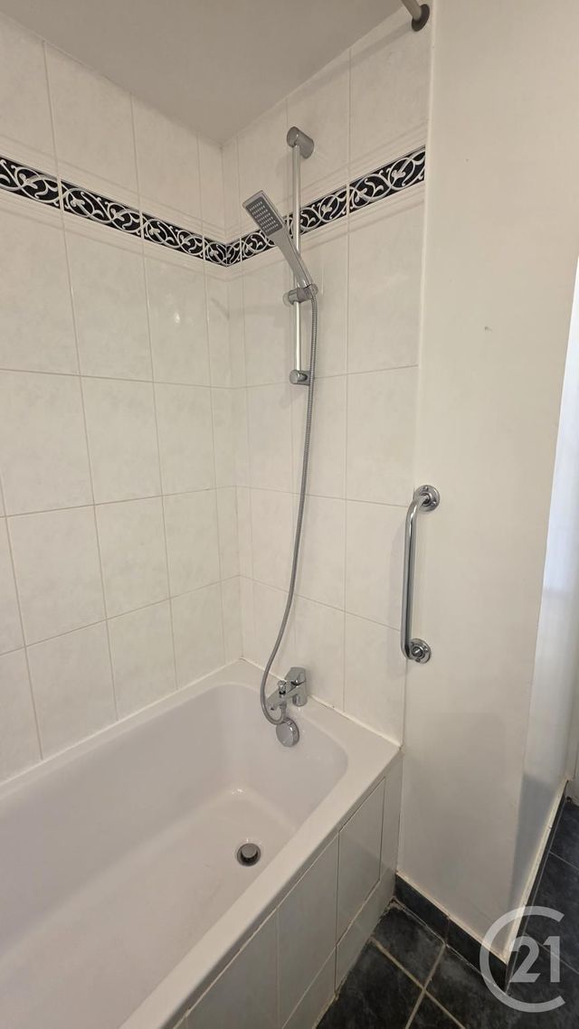 Appartement &agrave; louer - 2 pi&egrave;ces - 47,82 m2 - Fecamp - 76 - HAUTE-NORMANDIE
