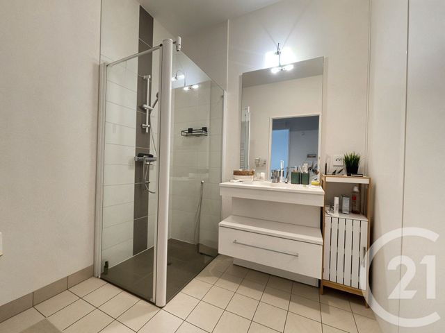 Appartement T3 à vendre - 3 pièces - 58,60 m2 - Begles - 33 - AQUITAINE