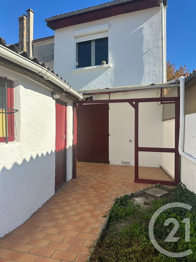 Maison à louer - 2 pièces - 45 m2 - Begles - 33 - AQUITAINE