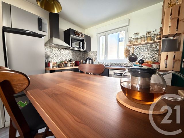 Appartement T3 à vendre - 3 pièces - 64,47 m2 - Begles - 33 - AQUITAINE