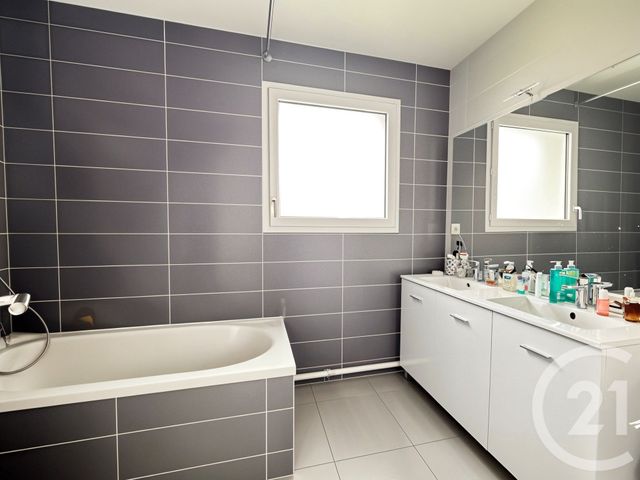 Appartement F3 &agrave; vendre - 3 pi&egrave;ces - 70 m2 - Begles - 33 - AQUITAINE