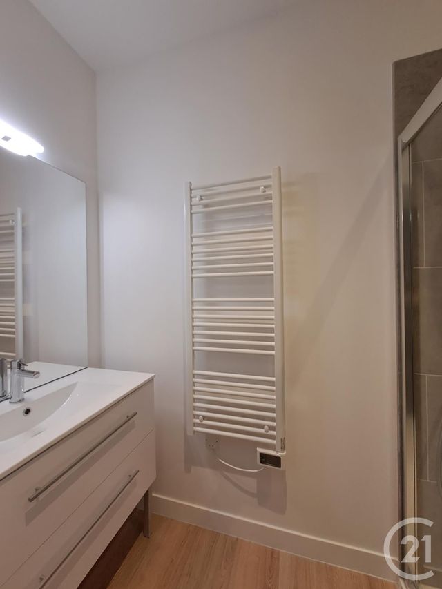 Appartement T3 &agrave; louer - 3 pi&egrave;ces - 65,30 m2 - Bordeaux - 33 - AQUITAINE