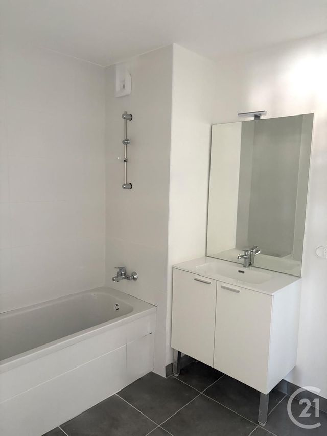 Appartement T3 &agrave; vendre - 3 pi&egrave;ces - 74,01 m2 - Meythet - 74 - RHONE-ALPES