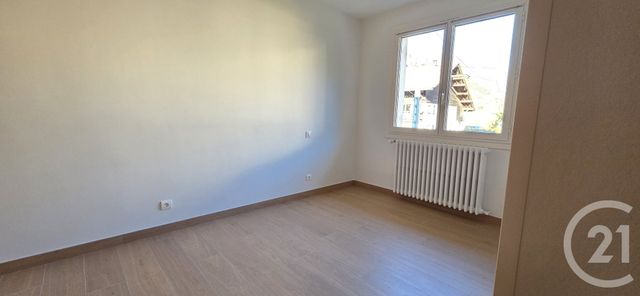 Appartement F4 &agrave; louer - 4 pi&egrave;ces - 86 m2 - Thones - 74 - RHONE-ALPES