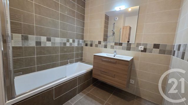 Appartement F3 &agrave; louer - 3 pi&egrave;ces - 61,12 m2 - Cran Gevrier - 74 - RHONE-ALPES