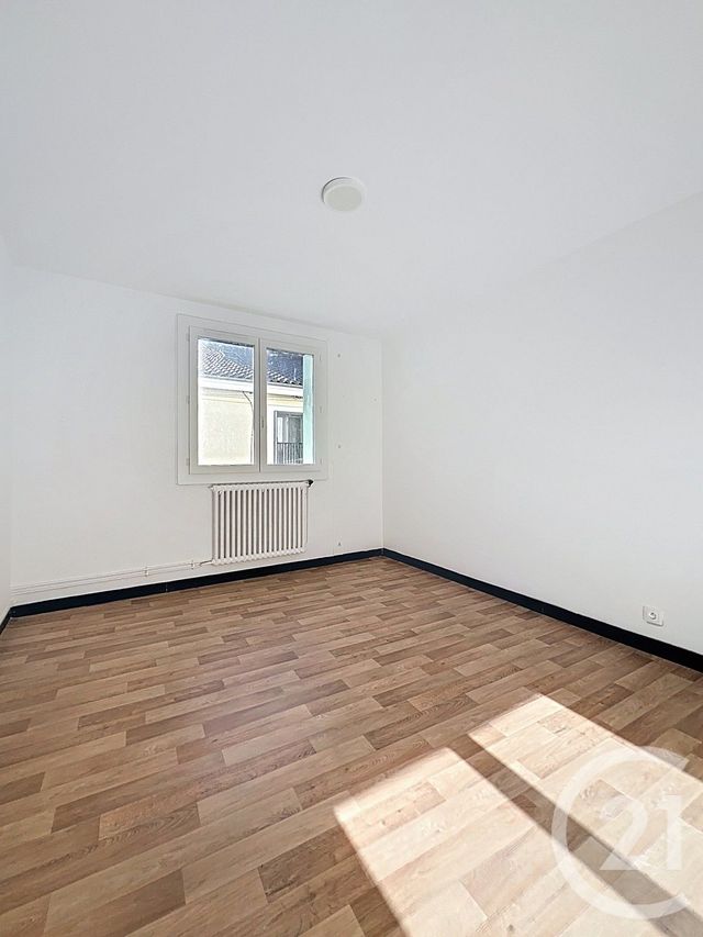 Appartement T3 &agrave; louer - 3 pi&egrave;ces - 64 m2 - Villeneuve Sur Lot - 47 - AQUITAINE