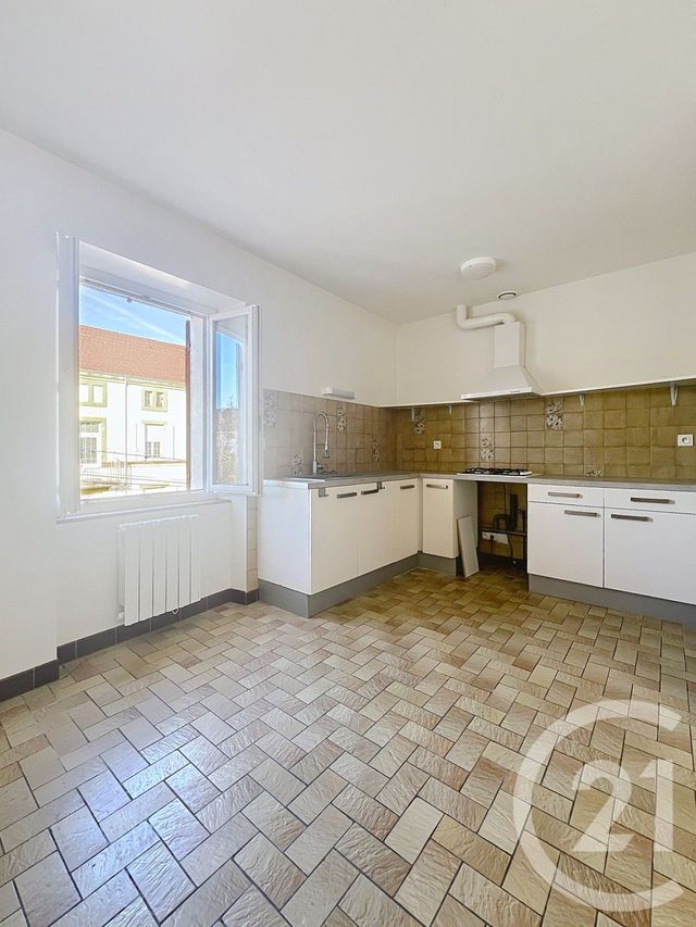 Appartement à louer - 3 pièces - 79,63 m2 - Ste Livrade Sur Lot - 47 - AQUITAINE