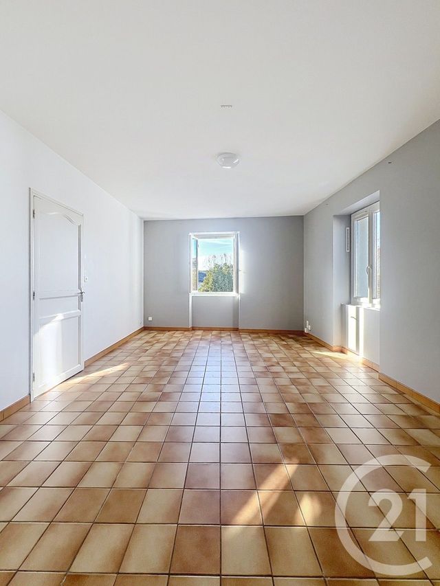 Appartement à louer - 3 pièces - 79,63 m2 - Ste Livrade Sur Lot - 47 - AQUITAINE