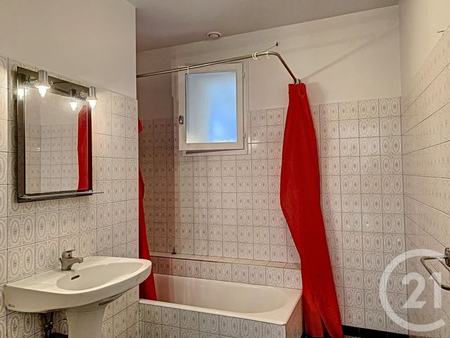 Appartement à louer - 3 pièces - 79,63 m2 - Ste Livrade Sur Lot - 47 - AQUITAINE