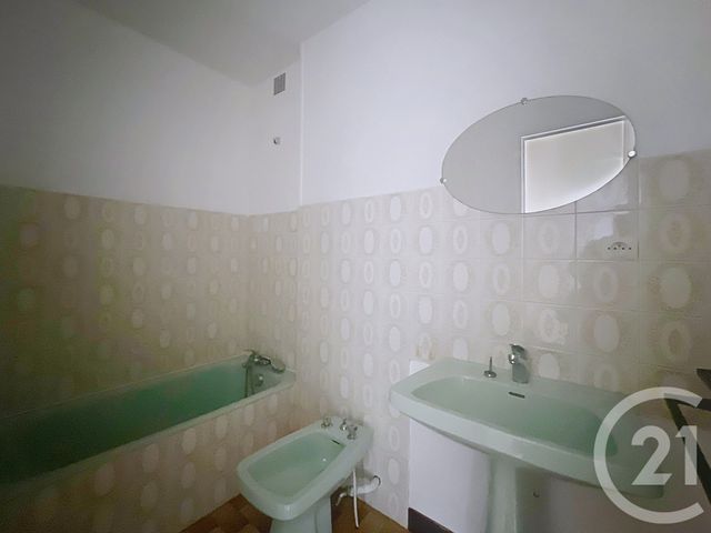 Appartement T2 &agrave; louer - 2 pi&egrave;ces - 72 m2 - Villeneuve Sur Lot - 47 - AQUITAINE