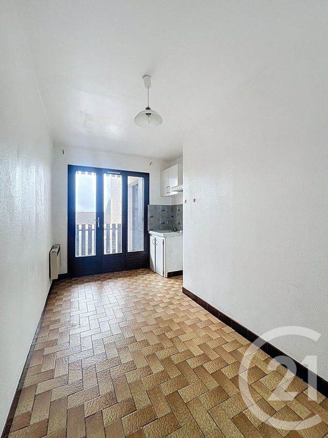 Appartement T2 &agrave; louer - 2 pi&egrave;ces - 72 m2 - Villeneuve Sur Lot - 47 - AQUITAINE