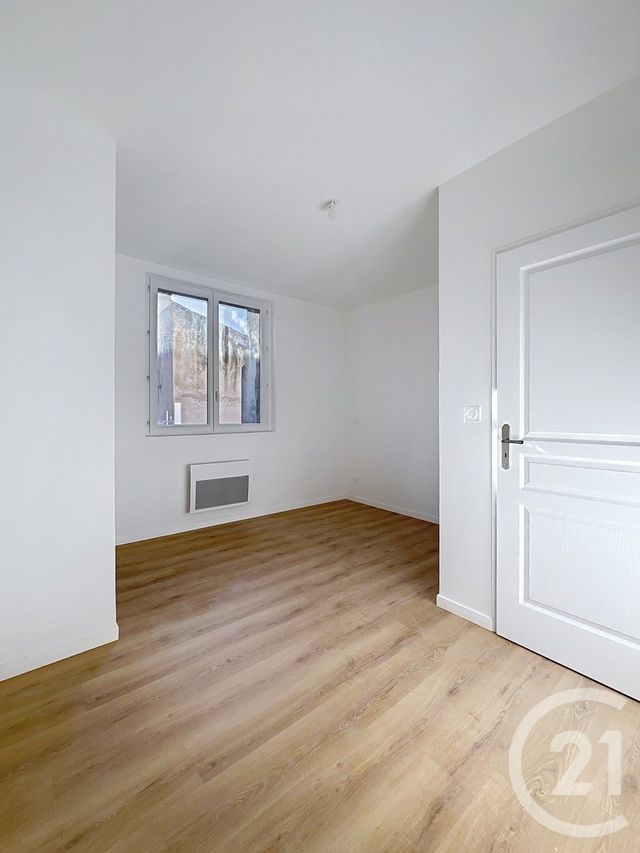 Appartement T2 &agrave; louer - 2 pi&egrave;ces - 31,62 m2 - Villeneuve Sur Lot - 47 - AQUITAINE