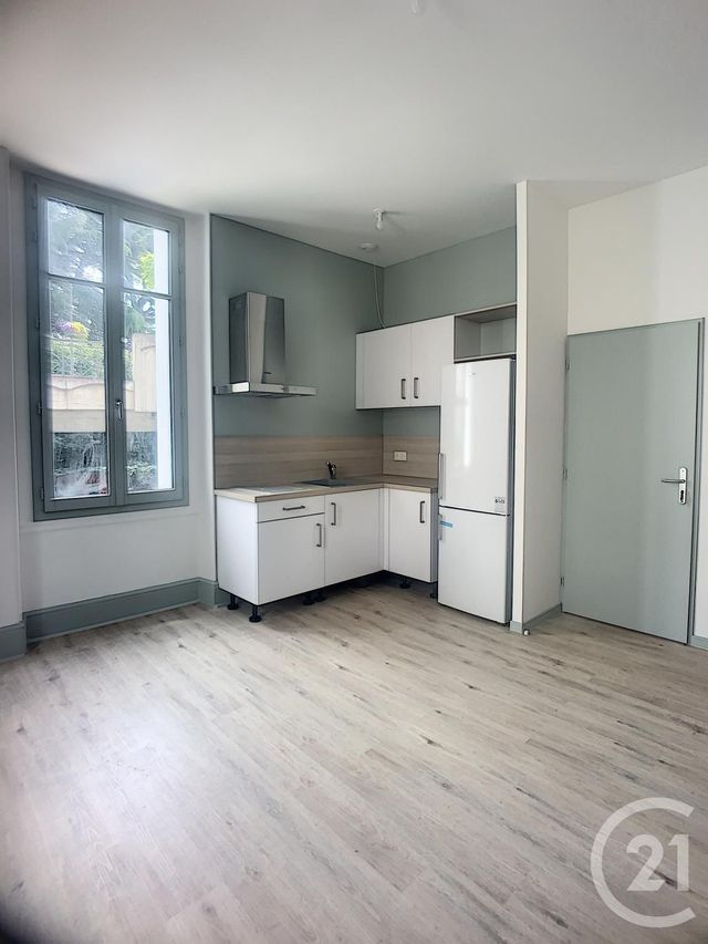 Appartement &agrave; louer - 2 pi&egrave;ces - 60,04 m2 - Villeneuve Sur Lot - 47 - AQUITAINE