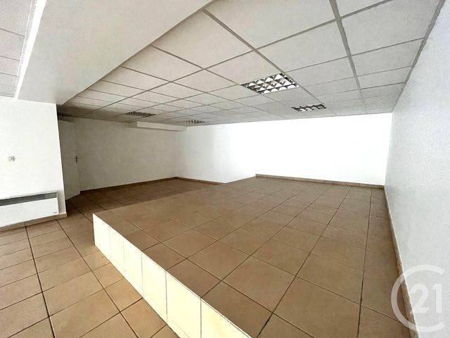 Local commercial à louer - 103.0 m2 - 64 - Pyrenees-Atlantiques