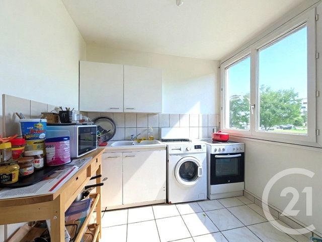 Appartement T4 &agrave; vendre - 4 pi&egrave;ces - 65 m2 - Venissieux - 69 - RHONE-ALPES
