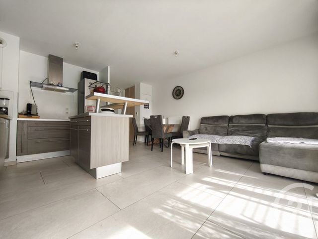 Appartement F4 à vendre - 4 pièces - 74 m2 - St Fons - 69 - RHONE-ALPES