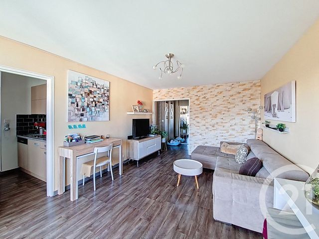 Appartement F4 à vendre - 4 pièces - 79 m2 - Corbas - 69 - RHONE-ALPES