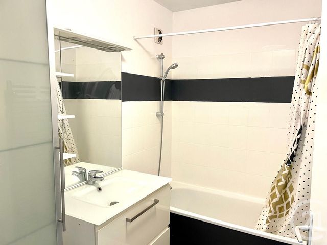 Appartement T3 à louer - 3 pièces - 60,02 m2 - Venissieux - 69 - RHONE-ALPES