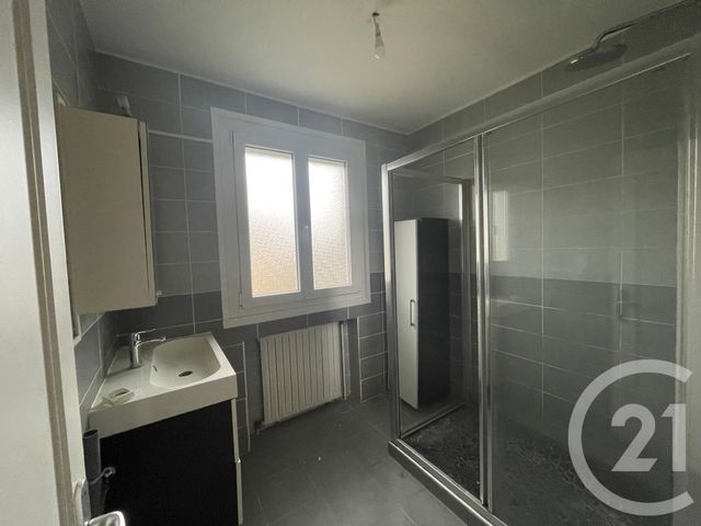 Appartement T3 &agrave; louer - 4 pi&egrave;ces - 110,36 m2 - Venissieux - 69 - RHONE-ALPES