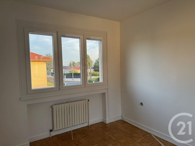 Appartement T3 &agrave; louer - 4 pi&egrave;ces - 110,36 m2 - Venissieux - 69 - RHONE-ALPES