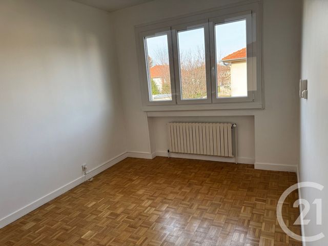 Appartement T3 &agrave; louer - 4 pi&egrave;ces - 110,36 m2 - Venissieux - 69 - RHONE-ALPES