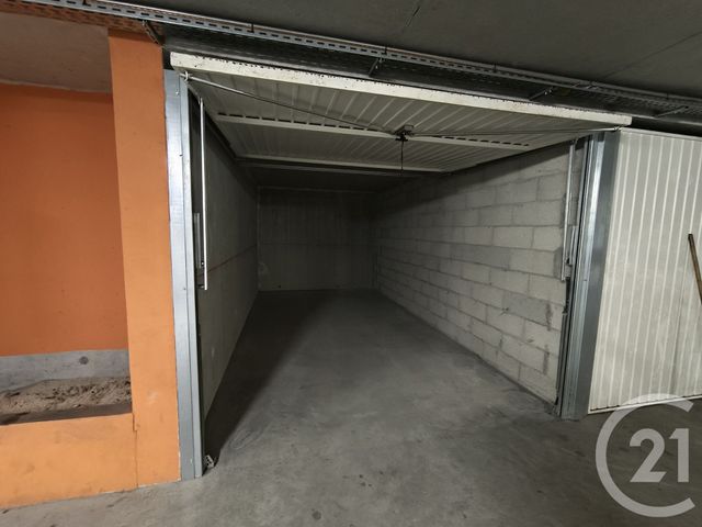 parking - VENISSIEUX - 69