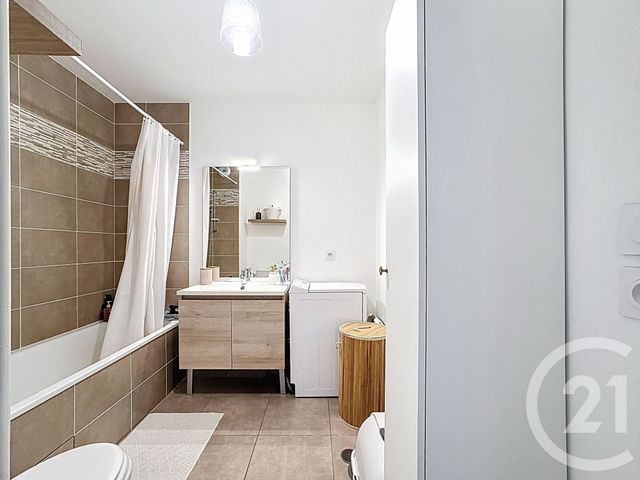 Appartement T2 &agrave; louer - 2 pi&egrave;ces - 41,38 m2 - Venissieux - 69 - RHONE-ALPES