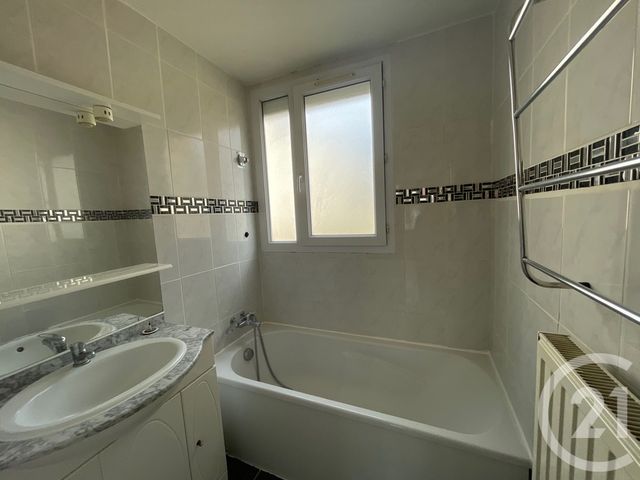 Appartement T4 &agrave; louer - 4 pi&egrave;ces - 65,40 m2 - Corbas - 69 - RHONE-ALPES