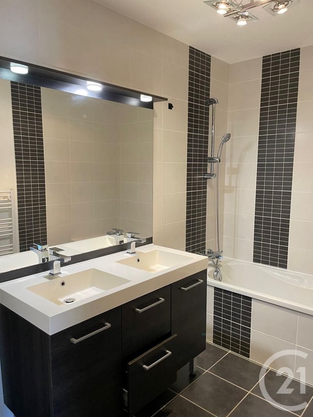 Maison &agrave; louer - 6 pi&egrave;ces - 102,39 m2 - Serezin Du Rhone - 69 - RHONE-ALPES