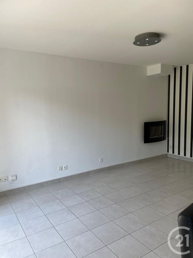 Maison &agrave; louer - 6 pi&egrave;ces - 102,39 m2 - Serezin Du Rhone - 69 - RHONE-ALPES