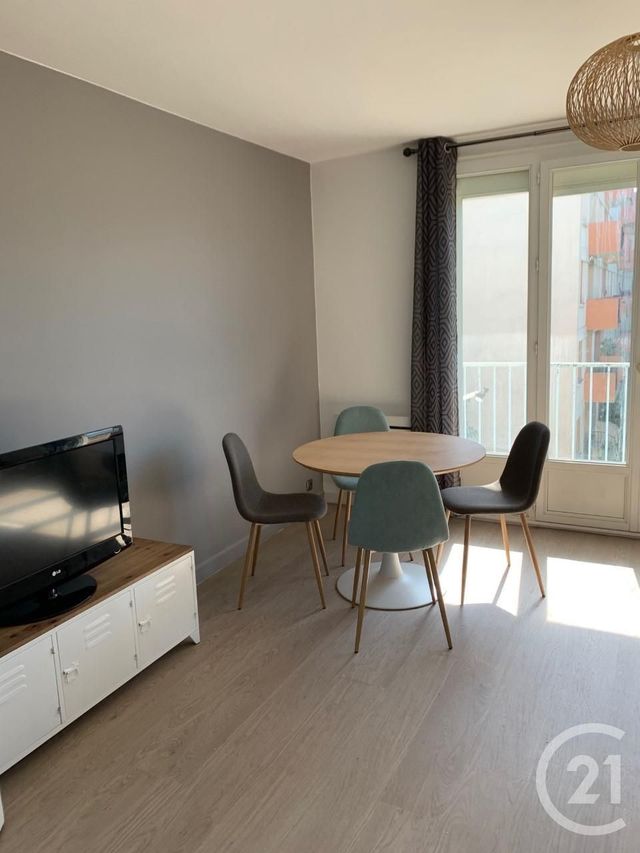 Appartement T3 &agrave; louer - 3 pi&egrave;ces - 62,19 m2 - Feyzin - 69 - RHONE-ALPES