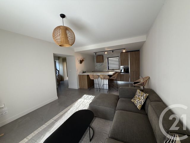 Appartement Duplex &agrave; louer - 4 pi&egrave;ces - 74,48 m2 - Heyrieux - 38 - RHONE-ALPES