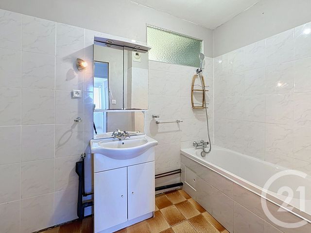 Appartement T3 &agrave; louer - 3 pi&egrave;ces - 64,12 m2 - Venissieux - 69 - RHONE-ALPES