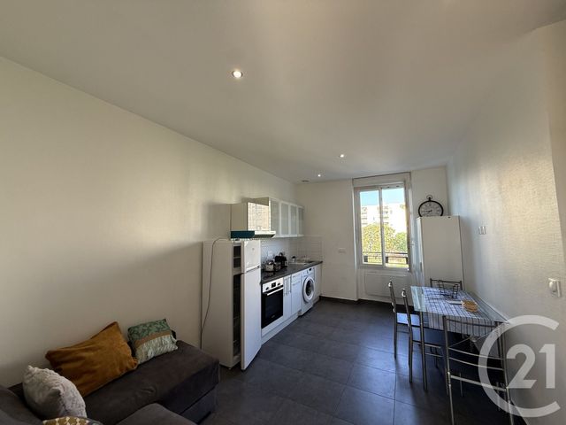 Appartement T2 &agrave; louer - 2 pi&egrave;ces - 36,06 m2 - Venissieux - 69 - RHONE-ALPES