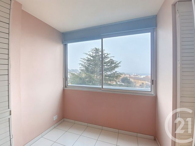 Appartement F4 &agrave; vendre - 3 pi&egrave;ces - 78 m2 - Grigny - 69 - RHONE-ALPES