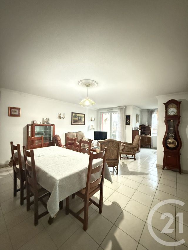 Appartement F4 &agrave; vendre - 5 pi&egrave;ces - 96 m2 - Grigny - 69 - RHONE-ALPES