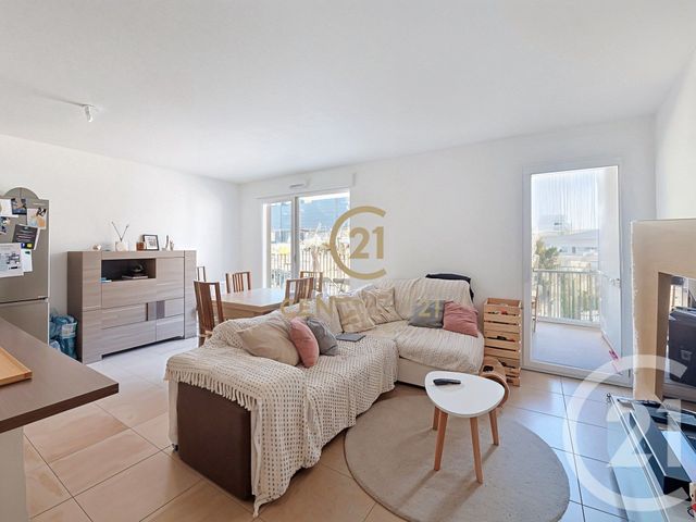 Appartement F4 à vendre - 4 pièces - 81,68 m2 - Grigny - 69 - RHONE-ALPES