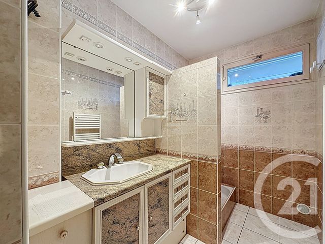 Appartement F4 &agrave; vendre - 4 pi&egrave;ces - 74,43 m2 - Grigny - 69 - RHONE-ALPES