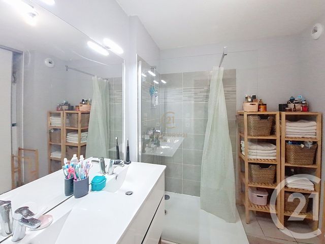 Appartement F5 &agrave; vendre - 5 pi&egrave;ces - 93 m2 - Givors - 69 - RHONE-ALPES