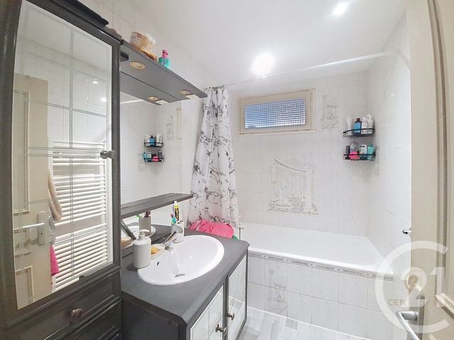 Appartement F4 &agrave; vendre - 4 pi&egrave;ces - 75 m2 - Grigny - 69 - RHONE-ALPES