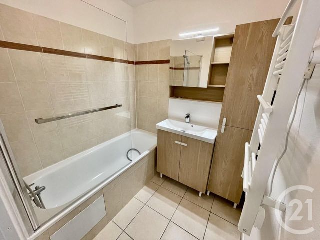 Appartement F3 &agrave; louer - 3 pi&egrave;ces - 63,55 m2 - Grigny - 69 - RHONE-ALPES