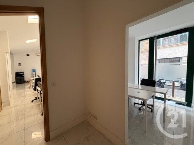 Bureaux à louer - 100.0 m2 - 201 - Corse-du-Sud