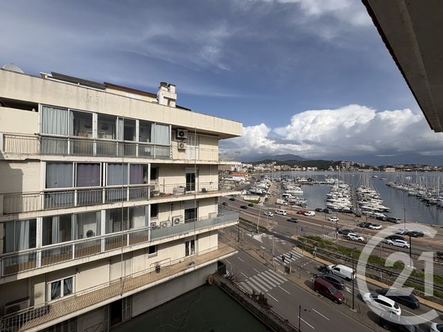 Appartement T3 &agrave; louer - 3 pi&egrave;ces - 68,75 m2 - Ajaccio - 201 - CORSE