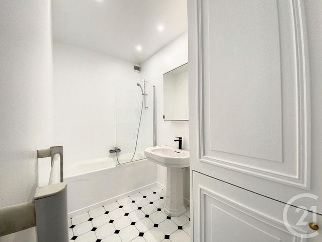 Appartement F2 &agrave; louer - 2 pi&egrave;ces - 70 m2 - Paris - 75002 - ILE-DE-FRANCE