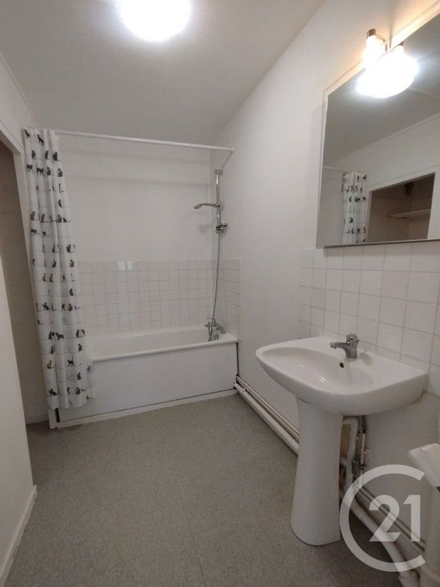 Appartement F2 &agrave; louer - 2 pi&egrave;ces - 49,92 m2 - Bernay - 27 - HAUTE-NORMANDIE